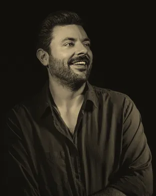 Chris Young Ledyard